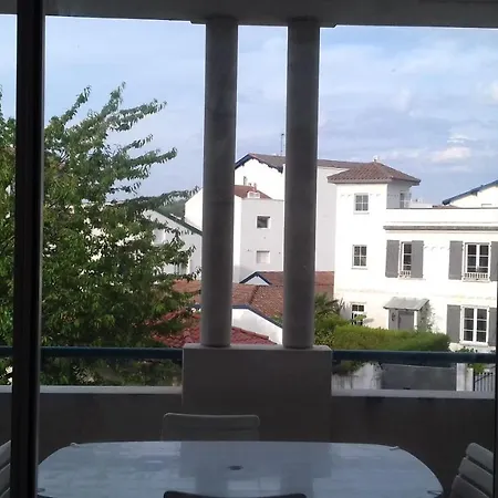 Ideal Couple 2 Enfants, Bien Situe, Calme Appartement Ciboure
